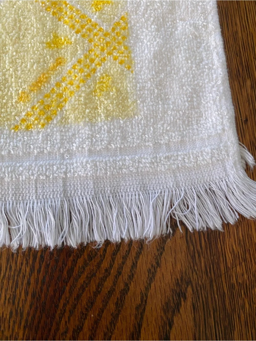 Vintage MCM Mid Century Yellow White Floral Daisy Hand Towel